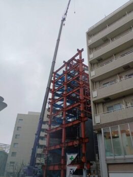 鉄骨階段取付作業