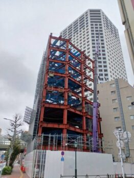 足場材搬入