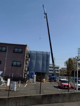 型枠材搬入