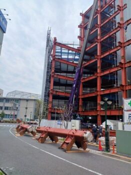 重量鉄骨建て方作業