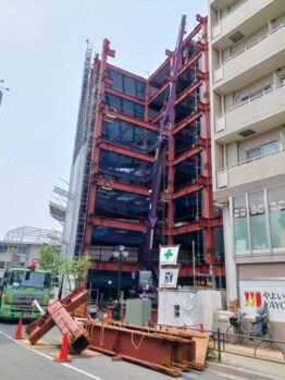 重量鉄骨建て方作業