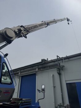 空調室外機揚重