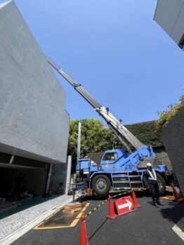家具搬入及び鉄板養生施工撤去作業