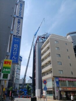 鉄骨階段取付作業