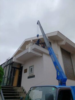 空調室外機搬入