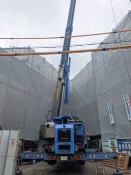 空調室外機搬入