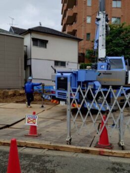 鉄板移動作業