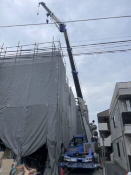 タイル材搬入