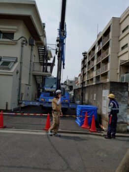 足場材搬入