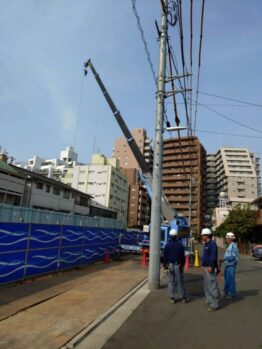 足場材搬入