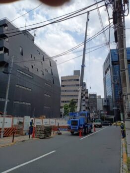 型枠材搬入