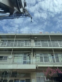 空調室外機搬出作業