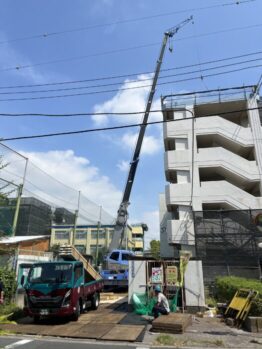 笠木搬入及び鉄板養生施工作業