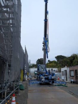 軽量鉄骨パネル建て方