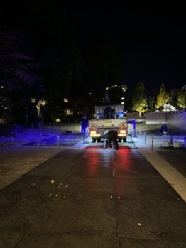 クリスマスツリー移動作業及び鉄板養生施工作業