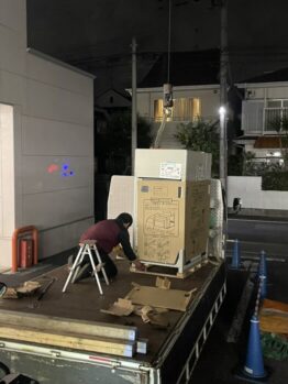空調室外機揚重作業