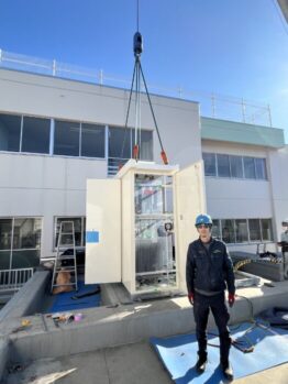 キュービクル揚重作業及び鉄板養生施工撤去作業