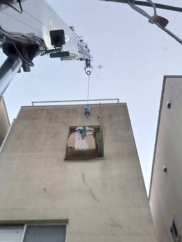 家具・アップライトピアノ揚重