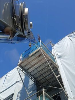 型枠材搬出作業