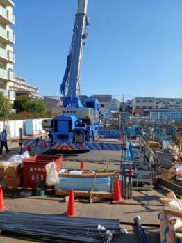 鉄筋材搬入作業