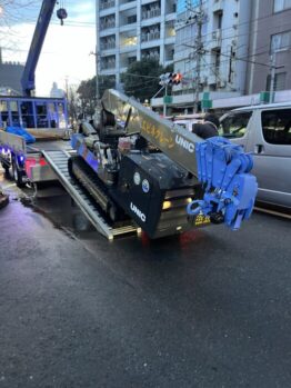 軽量鉄骨建て方作業