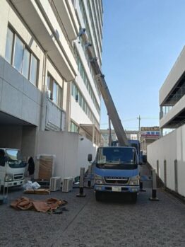 空調室外機揚重