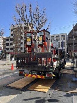 高所作業車搬入及び鉄板養生施工撤去作業