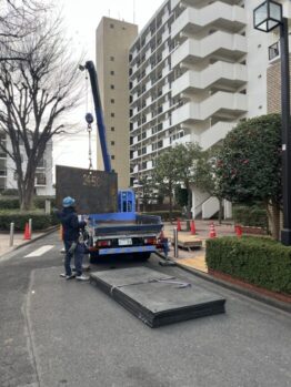 足場材搬出作業及び鉄板養生施工撤去作業