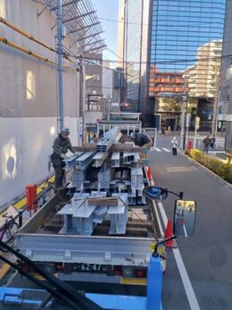 広告棟鉄骨建て方