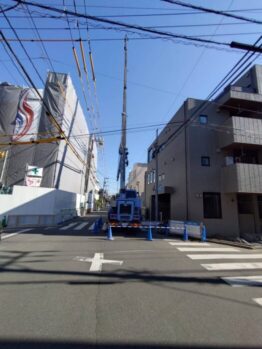 屋上緑化資材揚重