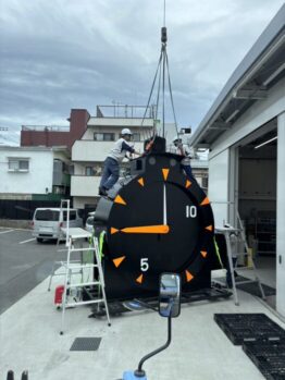 大型時計搬出作業