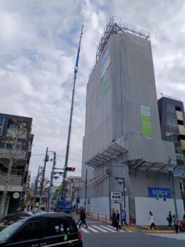 軽量材・石膏ボード搬入