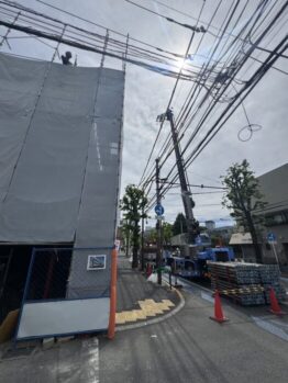 足場材搬入