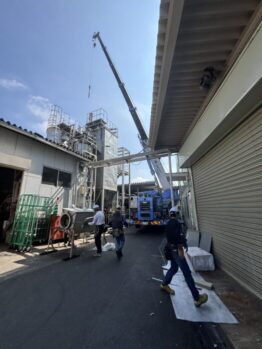 煙突入替作業