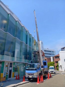 ガラス揚重
