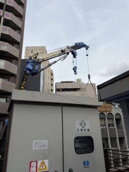 資材揚重及び玉掛け合図作業