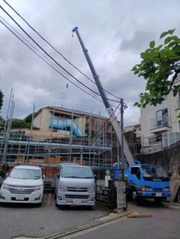型枠材搬入