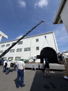 大型時計荷卸し設置作業