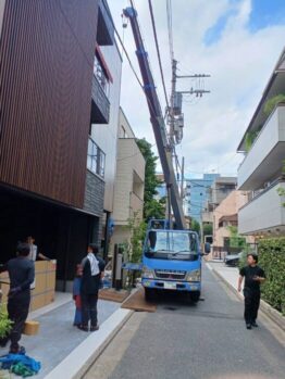 テーブル天板搬入
