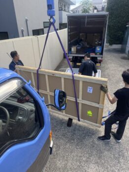ダイニングテーブル搬入