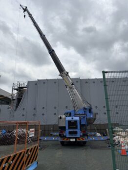 産廃搬出、防水材搬入作業