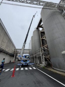 電気資材搬入