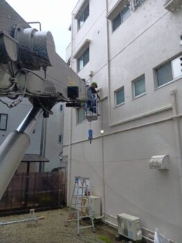 空調室外機揚重作業