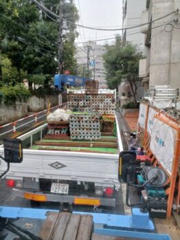 型枠材搬入